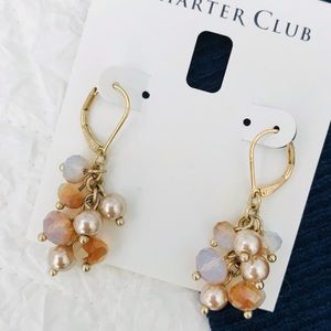 😍 Earrings - peach-toned with lever back closure